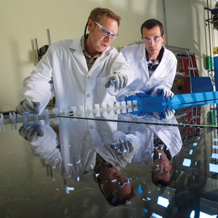 Eagle XG Slim Glass Substrates LCD Glass Substrate for Evolving